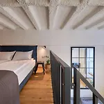 Queen Barbora Lofts Apartment *