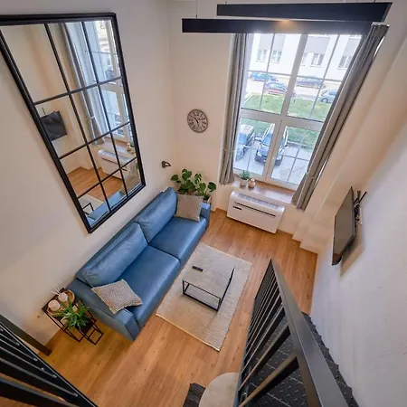 Queen Barbora Lofts Apartment