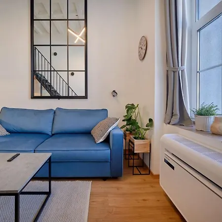 Queen Barbora Lofts Apartment *