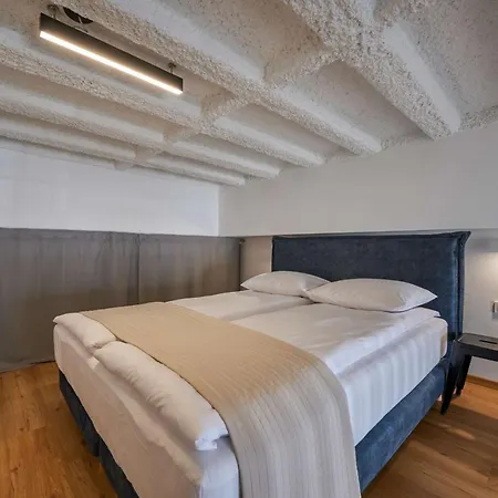 Queen Barbora Lofts