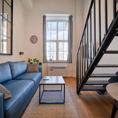 Queen Barbora Lofts Apartment