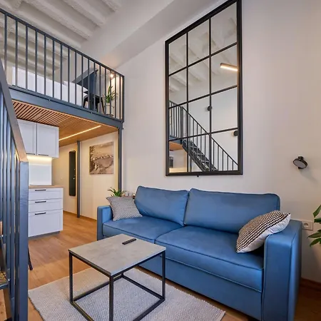 Queen Barbora Lofts Apartment